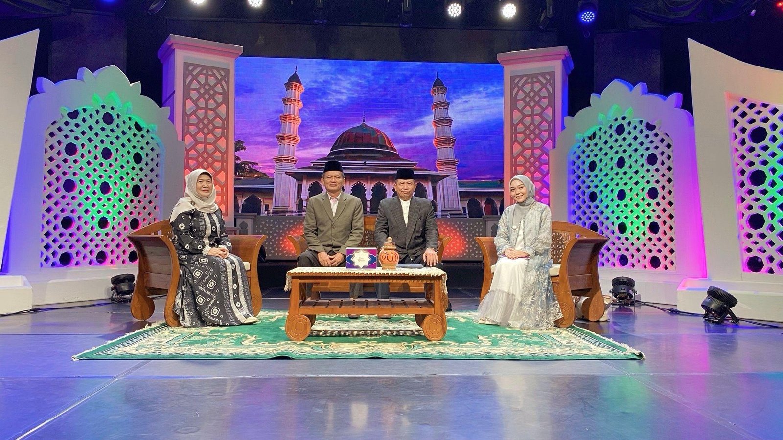 Potret perjalanan seorang pemuda Jawa Timur yang berawal dari menjadi MC hingga berkembang menjadi host di televisi nasional, menunjukkan proses, keberanian, dan konsistensi dalam meraih impian.